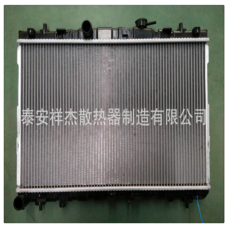 现代伊兰特06款手动散热器水箱