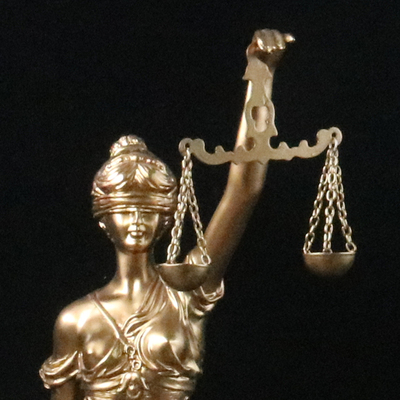 仿铜司法公平公正正义女神忒弥斯雕塑雕像律师办公室法律天平摆件