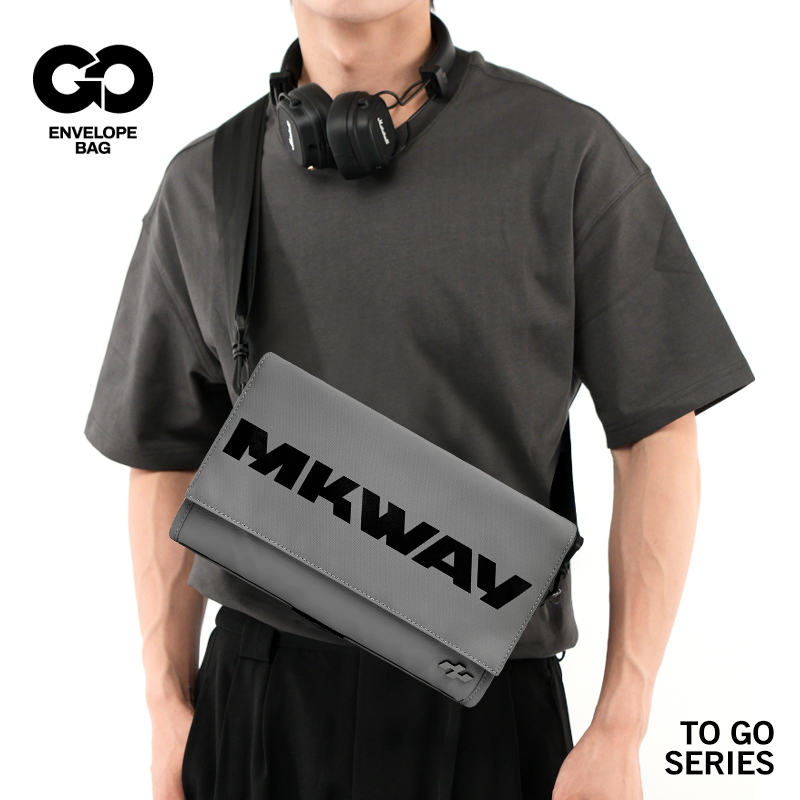 单肩斜跨邮差包防水小挎包户外