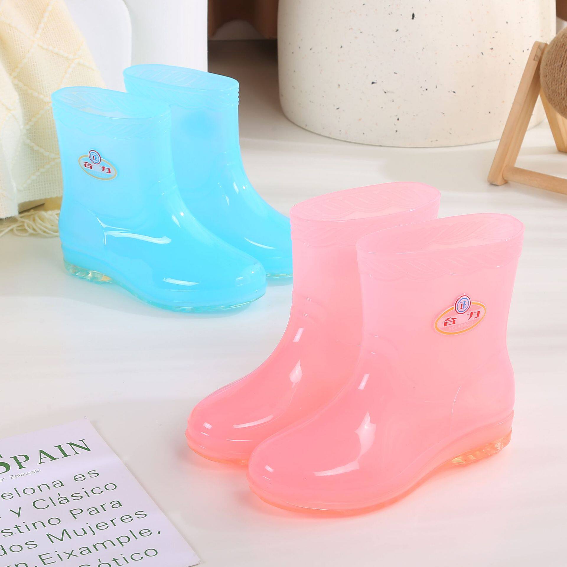 新款果冻雨鞋女时尚外穿水靴成人中筒女士防水鞋防滑雨靴胶鞋