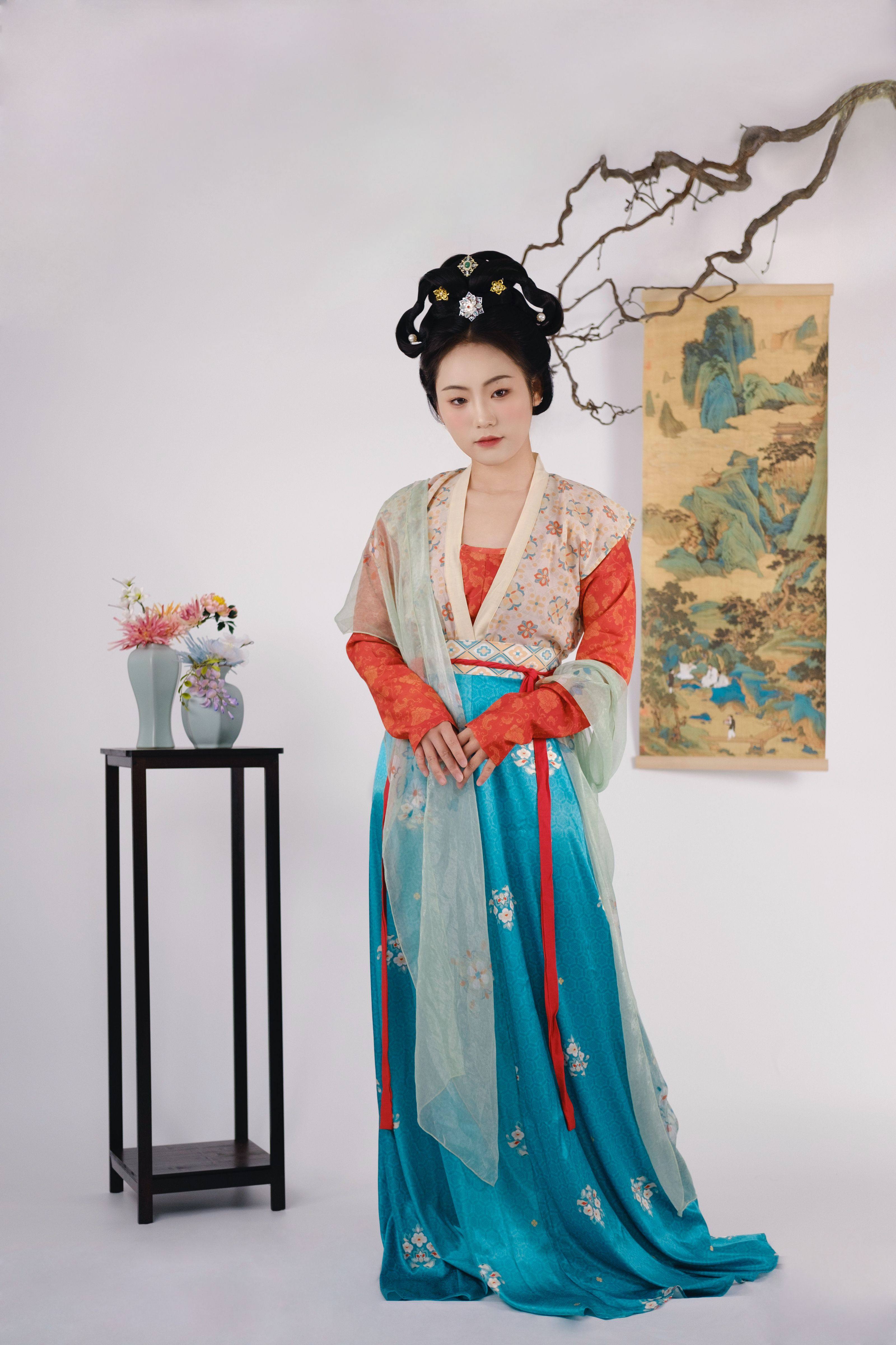 【是宜传统服饰】   尔年    武周唐褙子垂领衫破裙复原汉服