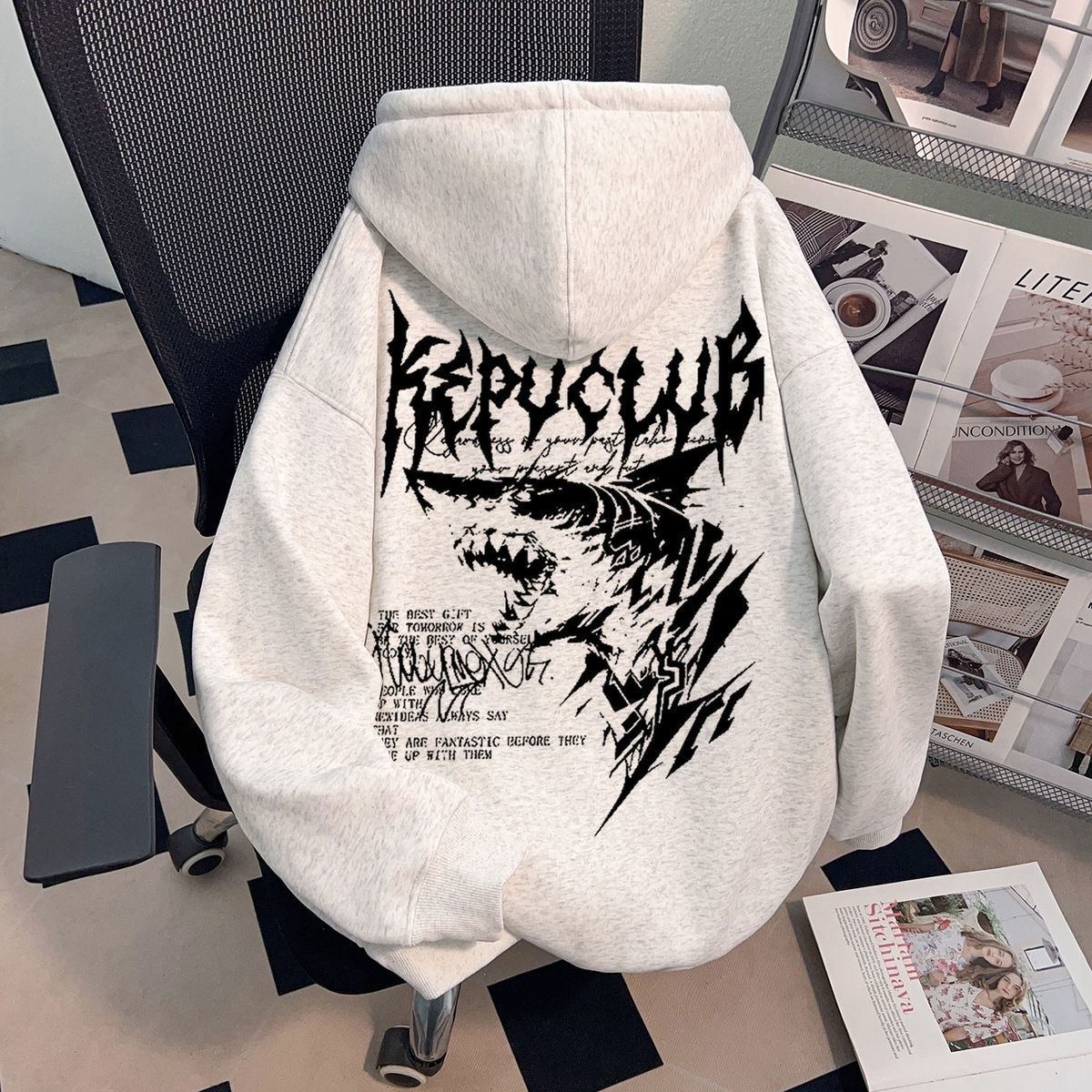 潮牌学院风暗黑鲨鱼印花连帽卫衣