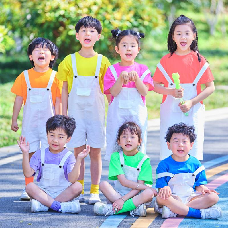 六一儿童表演班服男女童白色背带