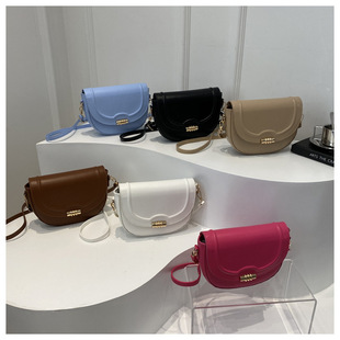 半圆形包包女2024新款洋气马鞍包小众设计感单肩斜挎气质女包