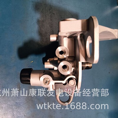 21900852 柴油滤清器座子 老款 不带传感器 1640-1641-1642 沃尔