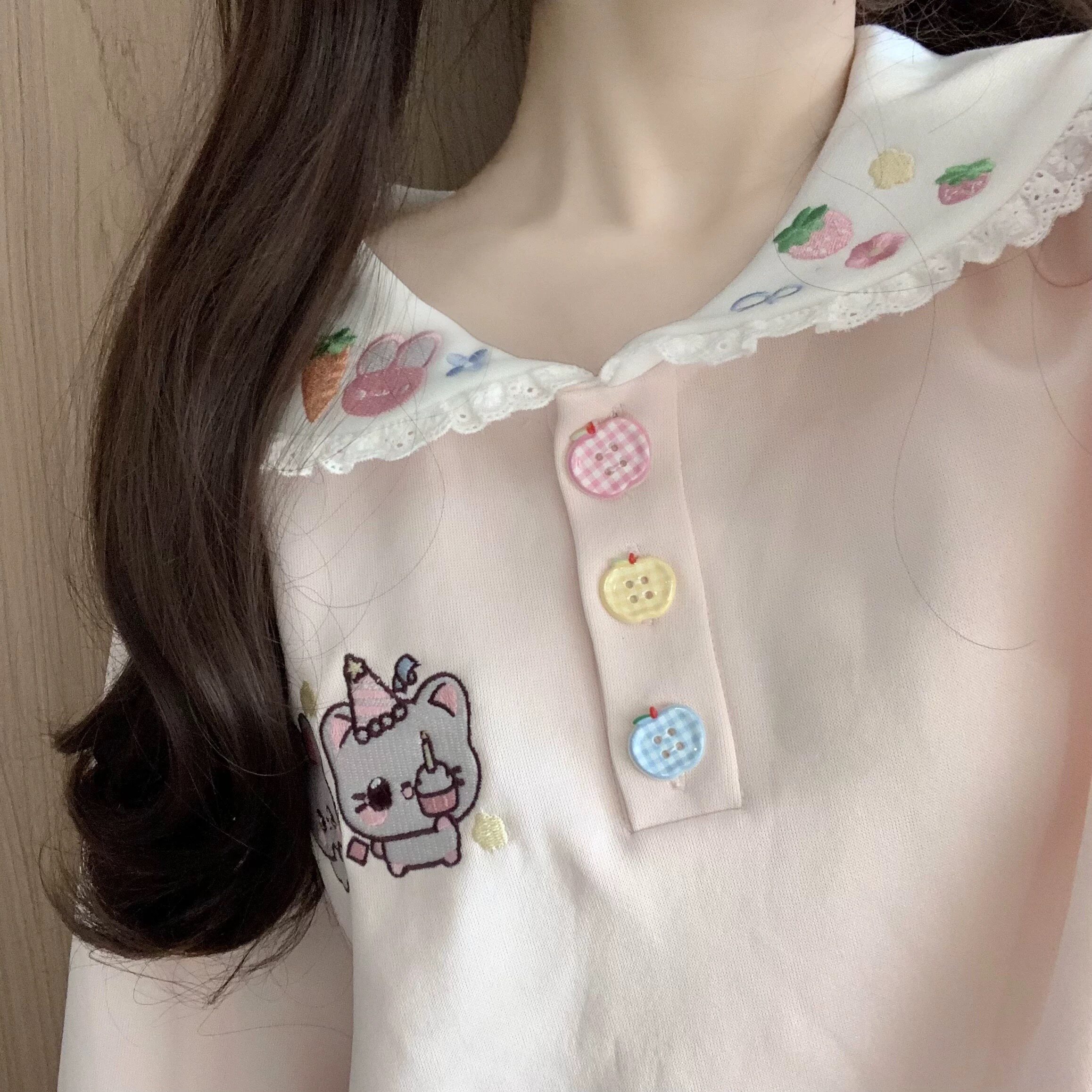 宅系二次元娃娃领花边拼接苹果纽扣卫女秋冬宽松可爱学生猫咪卫衣