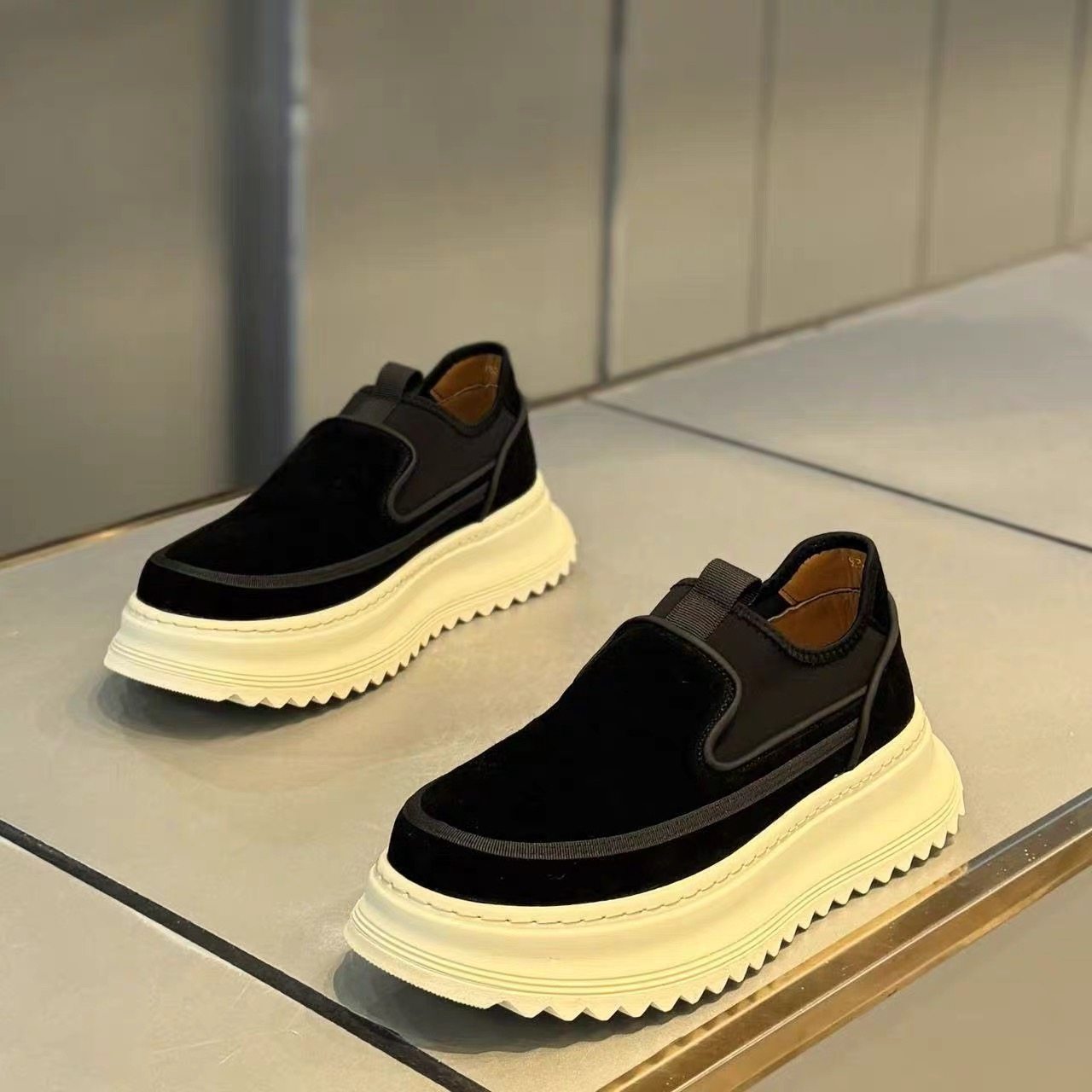 真皮休闲鞋男秋冬新款磨砂皮面男潮鞋时尚百搭一脚蹬乐福鞋男板鞋,流行男鞋,时尚休闲鞋,淘宝优惠券,粉丝福利购,淘宝优惠卷