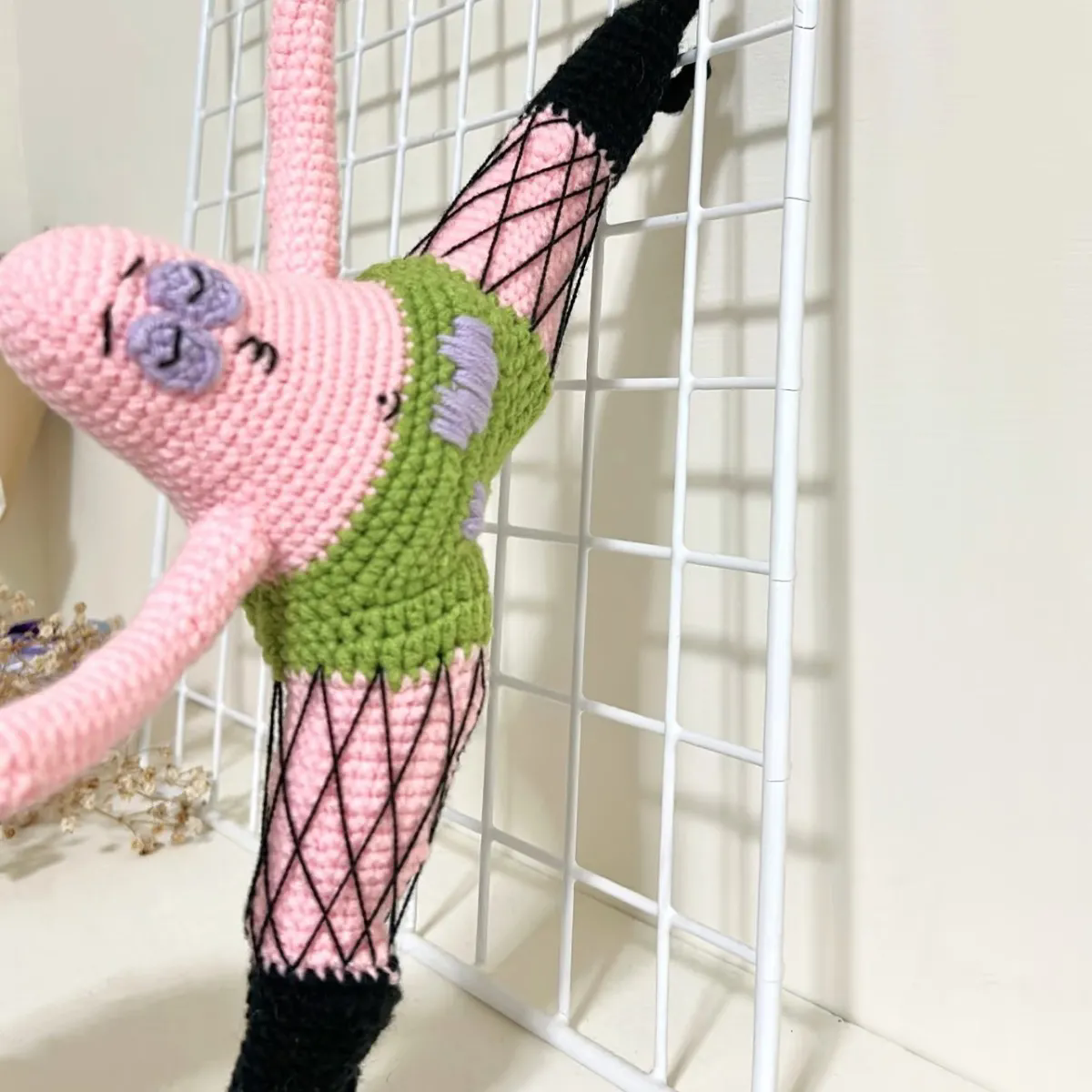 黑丝派大星装饰挂件可爱搞怪创意毛线钩织钥匙挂件送礼物送闺蜜,服饰配件/皮带/帽子/围巾,DIY编织材料包,淘宝优惠券,粉丝福利购,淘宝优惠卷