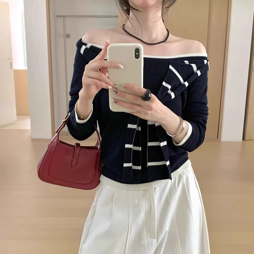 韩系灰色条纹假两件长袖针织衫女早秋撞色拼接披肩一字领露肩上衣