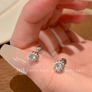 满钻爆闪小耳骨钉迷你精致养耳洞医用钛钢螺丝拧扣耳钉耳蜗钉免摘