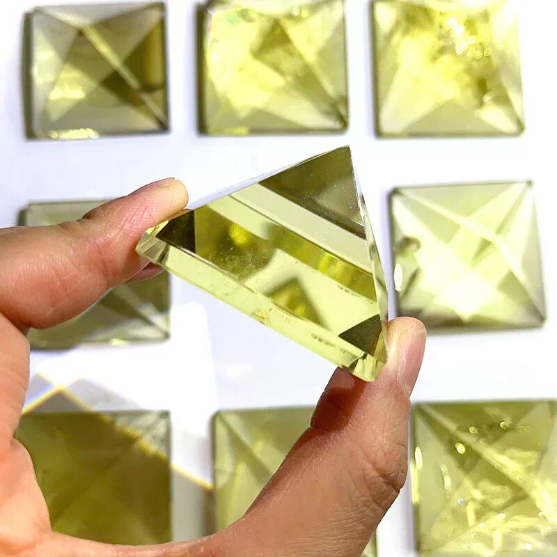天然黄水晶金字塔晶体透颜色好黄水晶原石打磨金字塔水晶饰品摆件