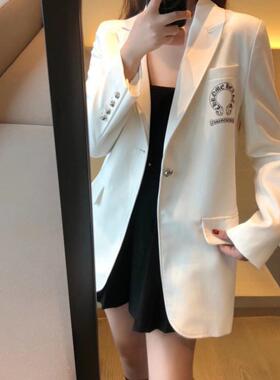 小红书推荐白色西装外套女春新款今年流行法式宽松休闲气质小西服