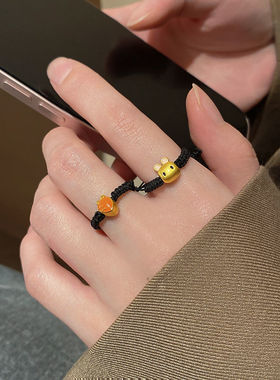 2025新年兔子手链个性编织小众设计黑绳胡萝卜食指时尚潮流
