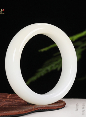 精品新疆和田玉羊脂白玉宽条手镯