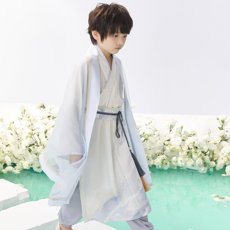 十三余童装常规男款汉服套装
