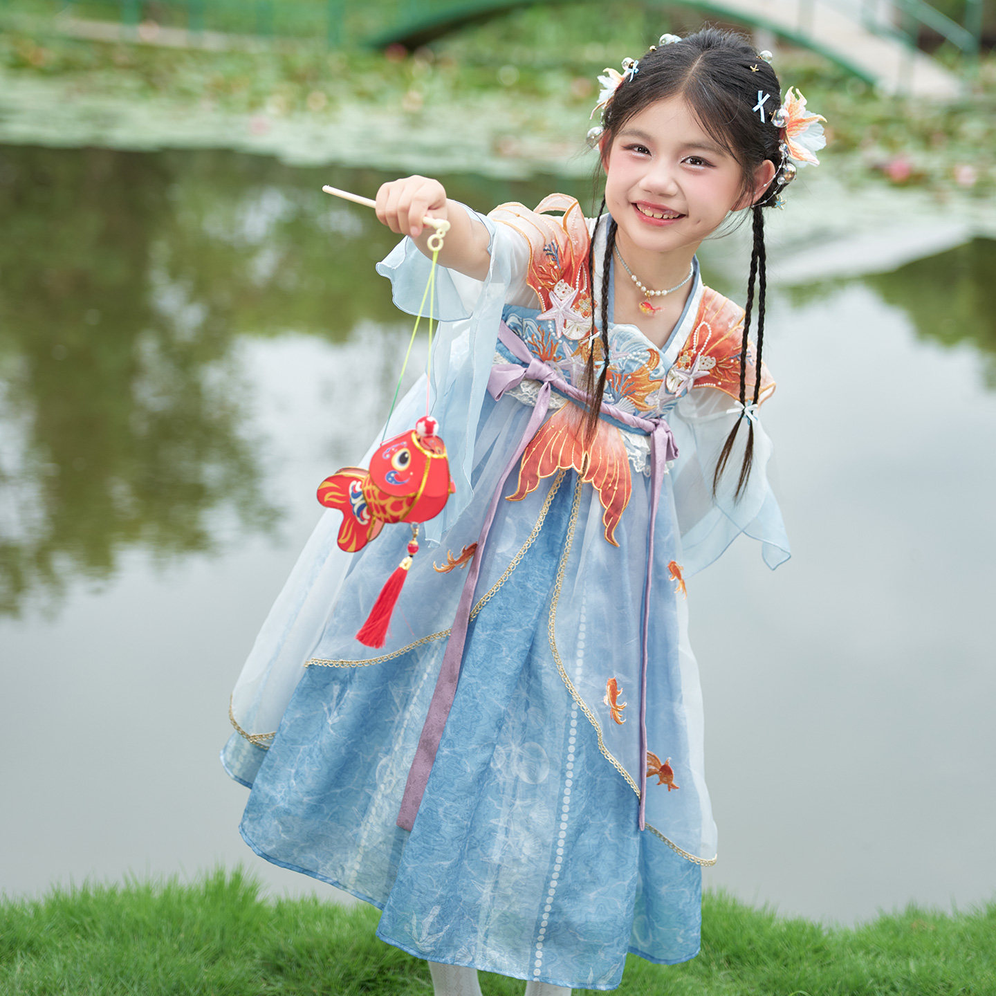 十三余童装[波光锦鲤]汉服连衣裙图片