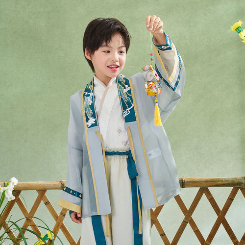 十三余童装常规男款汉服套装