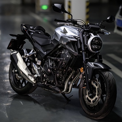 本田CB400F双缸水冷复古街车