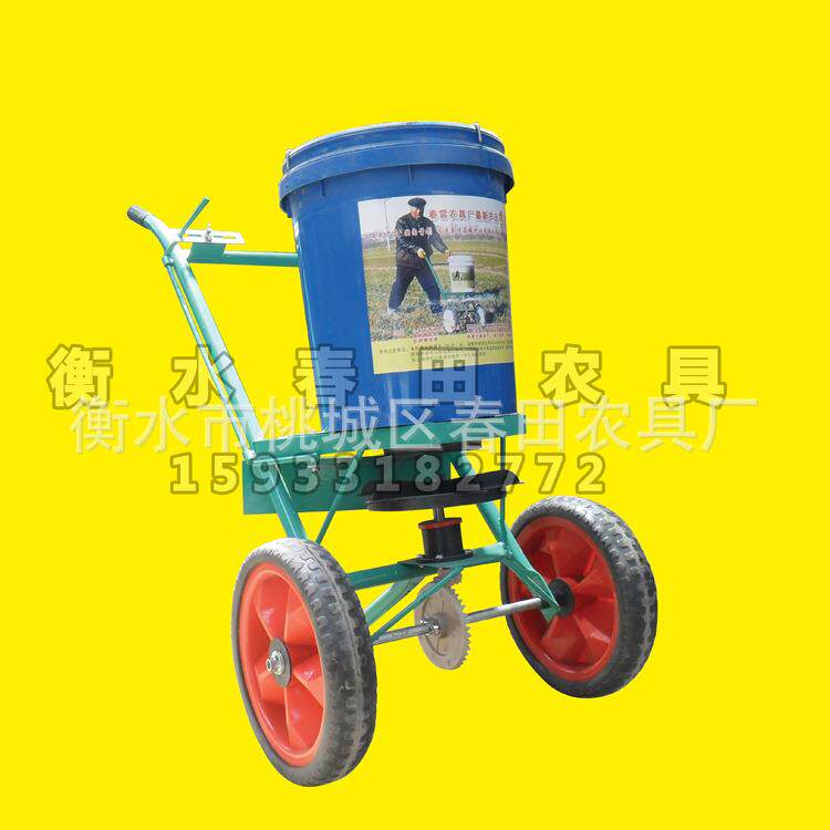 零售手推式撒肥机人力施肥器草坪花园撒肥车