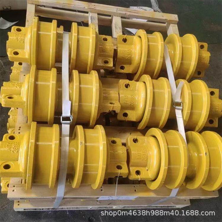 推土机SD32支重轮托链轮链条四轮一带