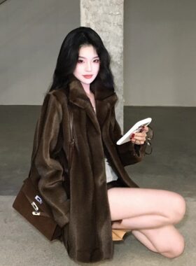 在逃公主改版 立领抽刀皮毛一体毛毛外套光泽宝嘉美级别