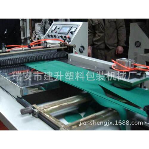 纺自速动无布围制裙AUG袋机