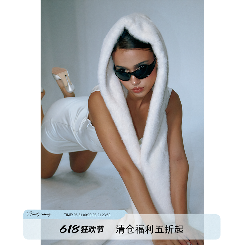FINDYAWINGS小众搭配圣品白色纯欲毛茸茸连帽围巾冬保暖围脖冬季