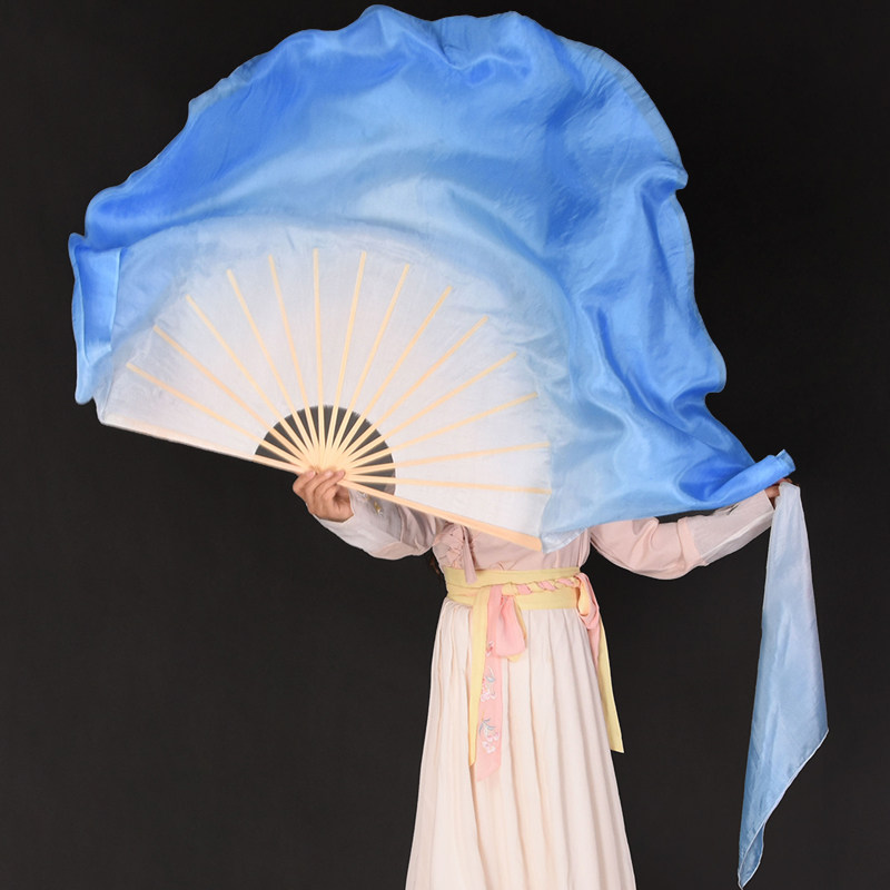 舞蹈扇子浅蓝渐变色古典