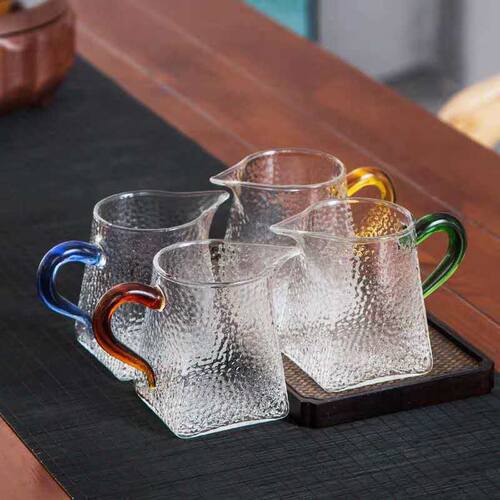 方底硼硅玻璃杯锤纹杯四色彩把玻璃分茶器方形锤纹玻璃公道杯