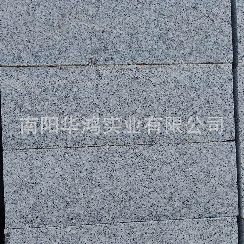 河南芝麻灰花岗岩道岩石灰色石材路沿石芝麻白侧石人行道马路立缘
