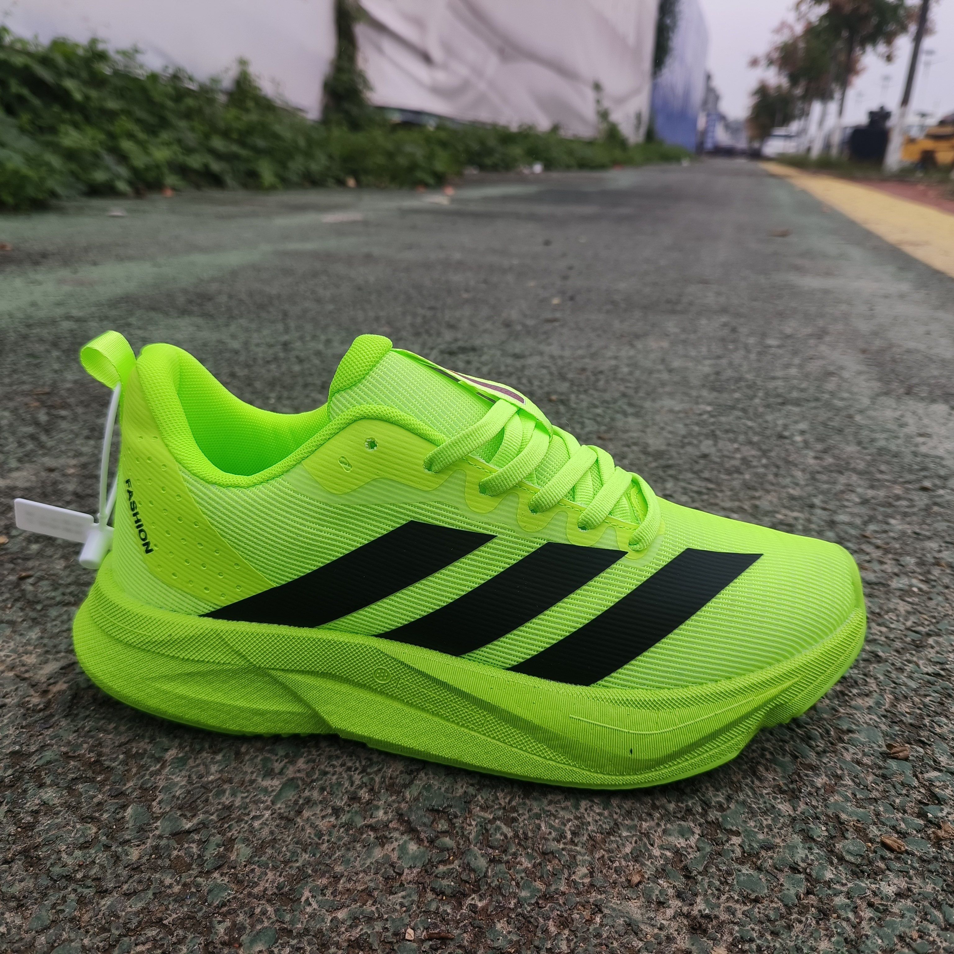 全掌橡胶防滑运动鞋碳板科技超轻弹减震跑步竞速初中生男女运动鞋