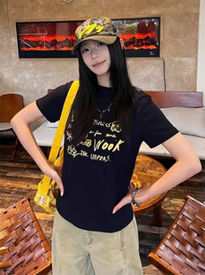 纯棉t恤复古显瘦短款 美式 字母设计感修身 正肩印花短袖 上衣 女夏季