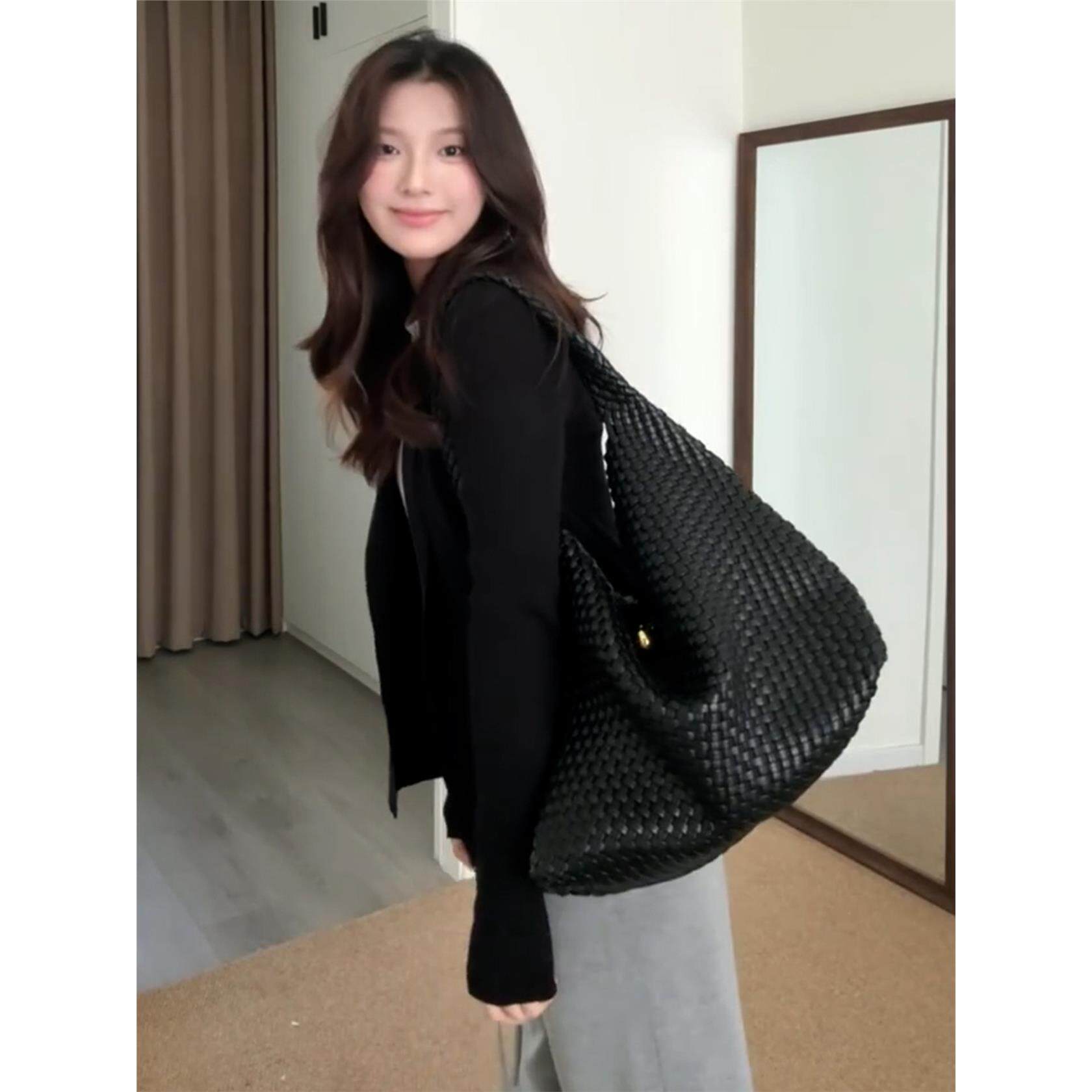 早秋韩系穿搭黑色针织开衫外套女2025新款薄款慵懒风气质外搭上衣