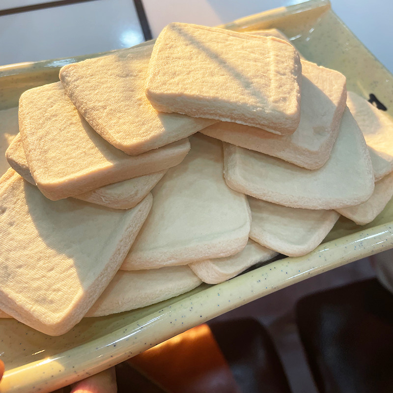 贵州毕节大方手撕豆腐送辣椒面大块臭豆腐烧烤烙锅食材小吃豆腐干