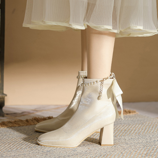 洋气白色加绒高跟鞋女粗跟法式伴娘鞋婚鞋2025冬季新款小短靴裸靴