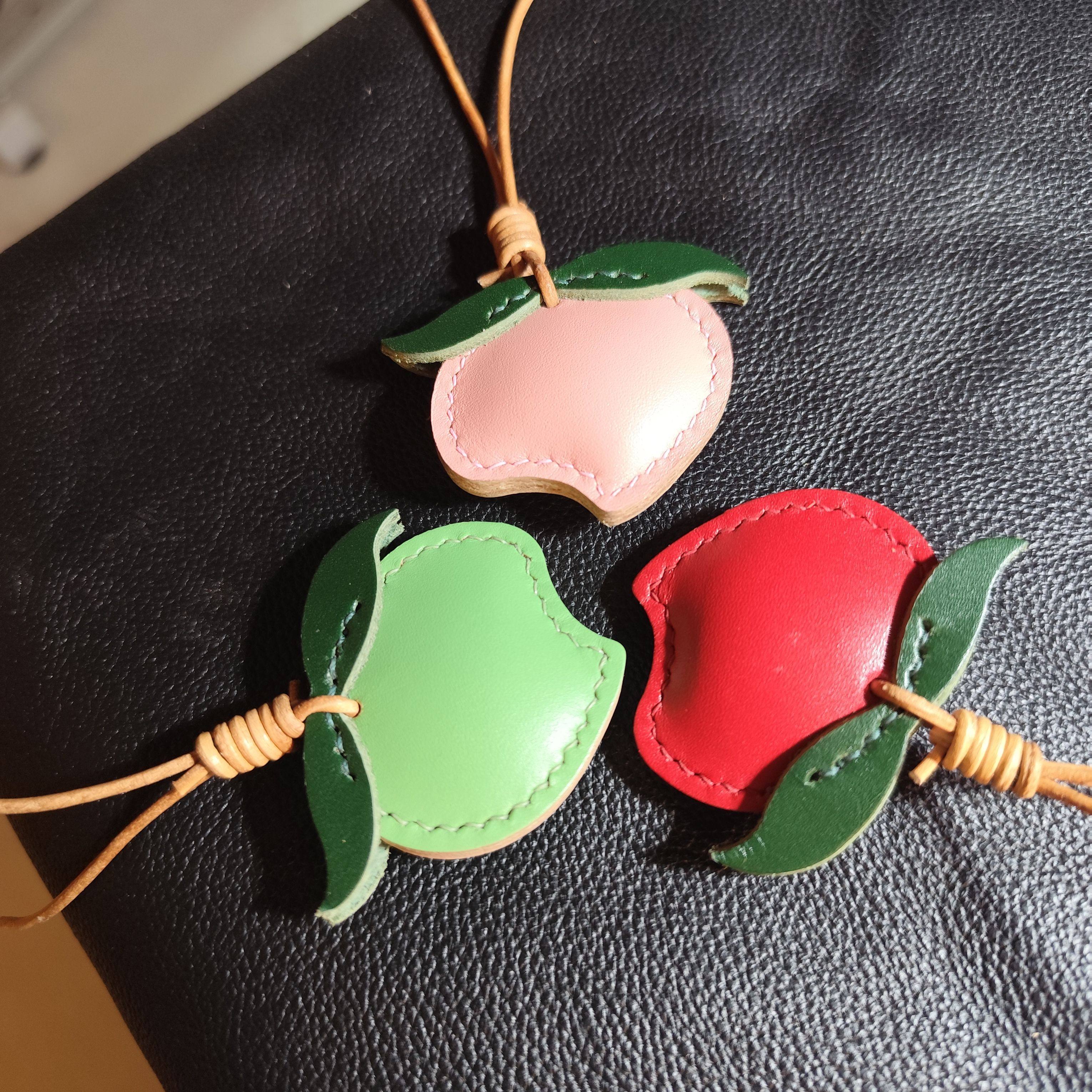 手工皮具挂件真皮包挂件高级感桃子,服饰配件/皮带/帽子/围巾,包挂件,淘宝优惠券,粉丝福利购,淘宝优惠卷