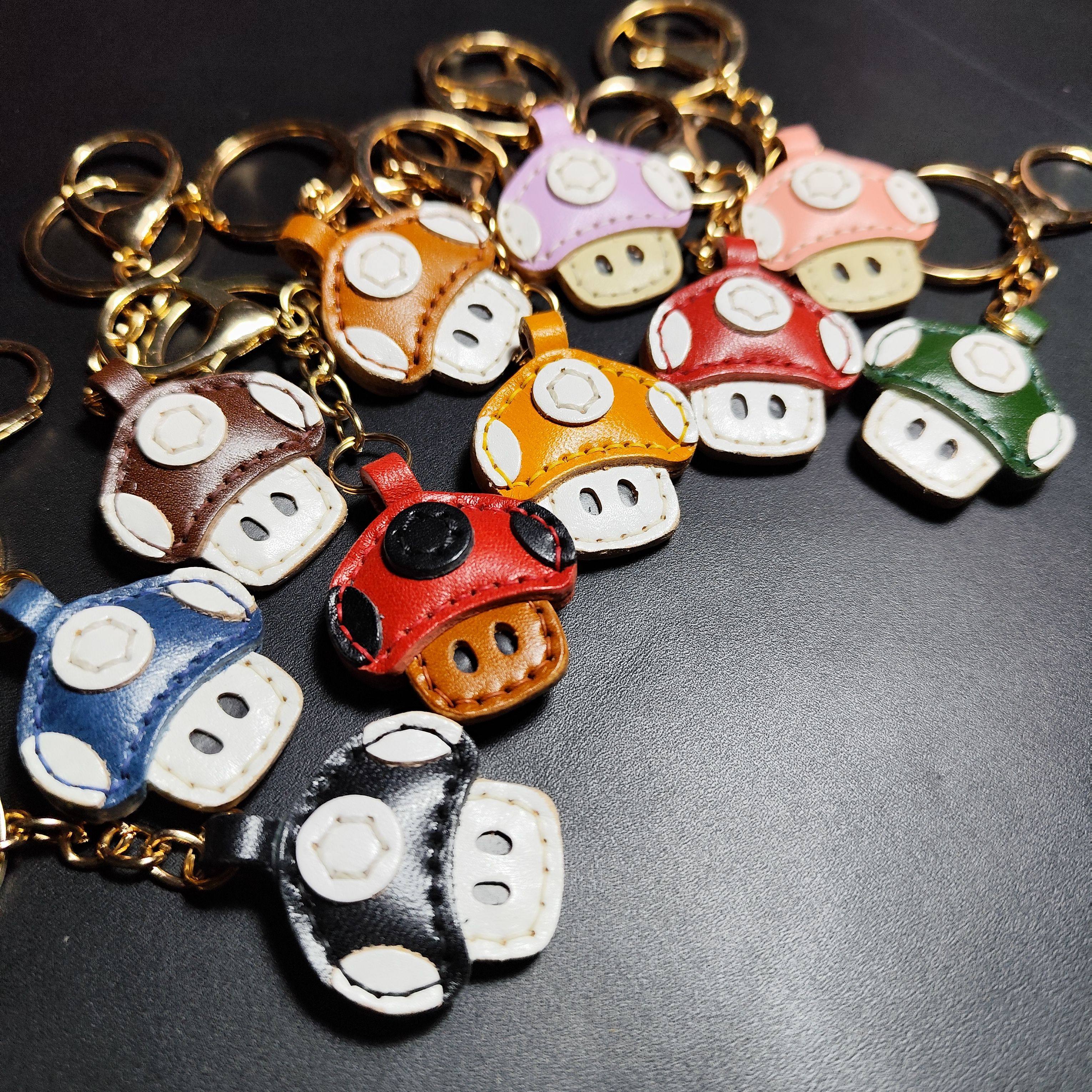 DIY手工皮具迷你蘑菇挂件包包挂件真皮牛皮,服饰配件/皮带/帽子/围巾,钥匙扣,淘宝优惠券,粉丝福利购,淘宝优惠卷