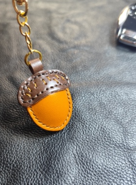 手工皮具挂件真皮包挂件高级感橡果