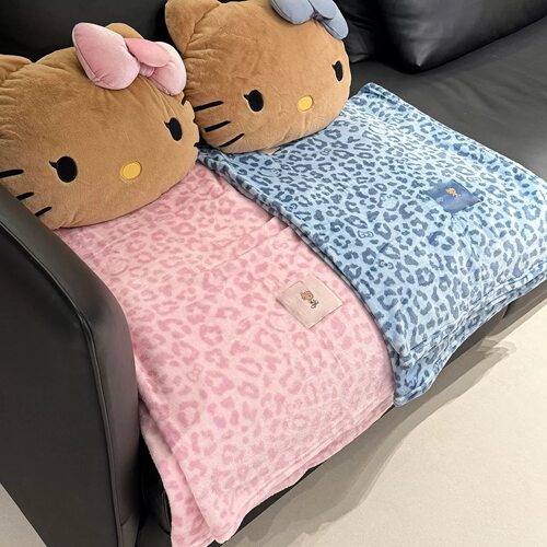 kitty法兰绒毛毯车载抱枕二合一