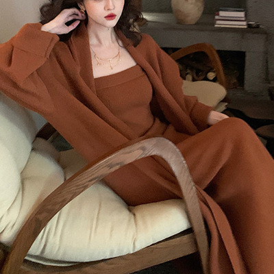 时尚复古港风包臀开叉抹胸针织连衣裙女秋冬加厚长款毛衣开衫