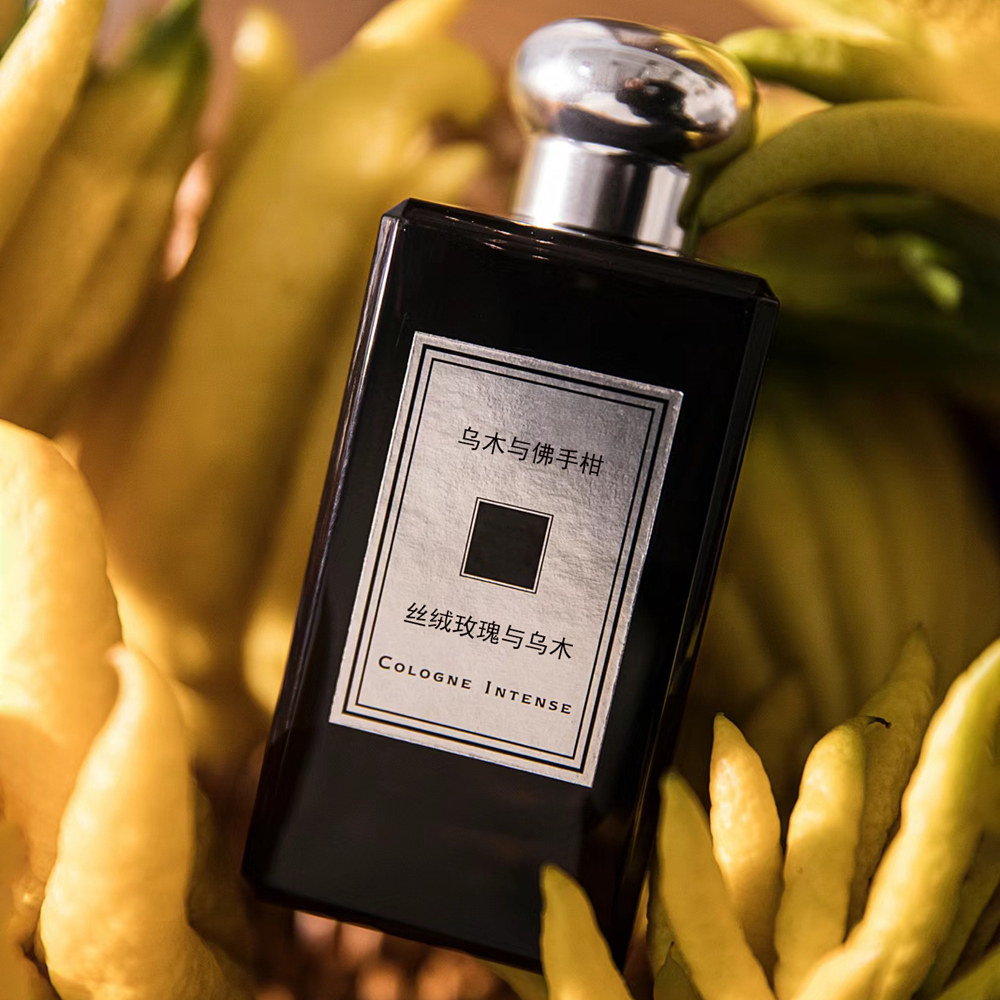 典藏丝绒玫瑰与乌木与佛手柑黑琥珀与姜百合末药与冬加豆香水香氛