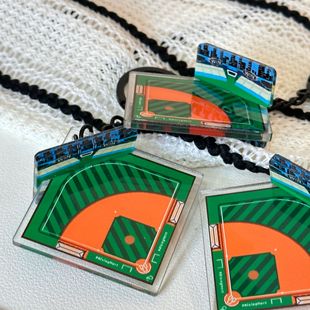 定制简约迷你棒球场钥匙扣挂件成品原创亚克力背包挂饰装饰小礼物
