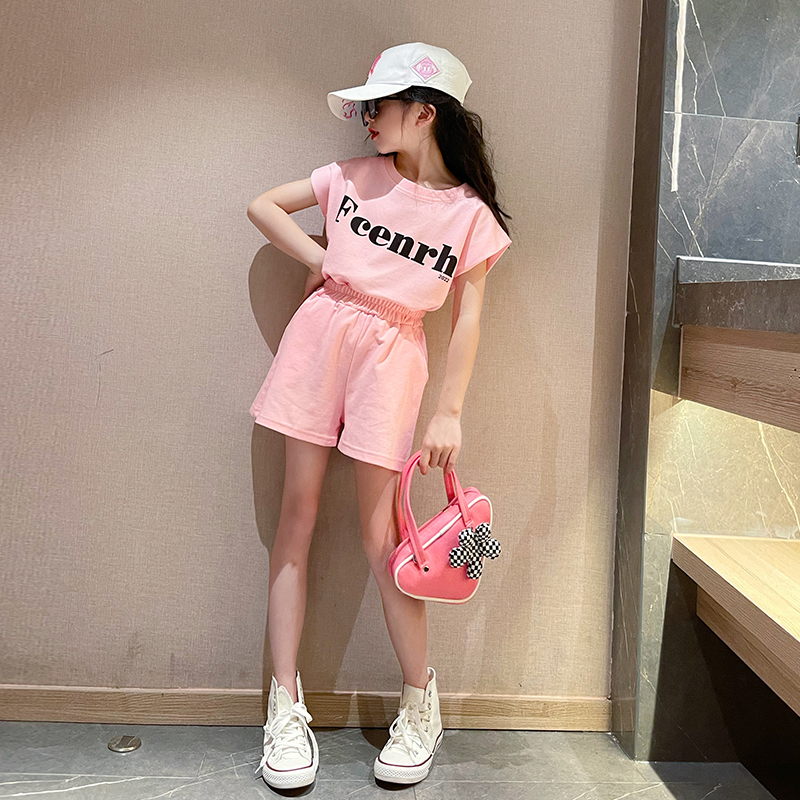 新款时髦文艺女童休闲运动套装