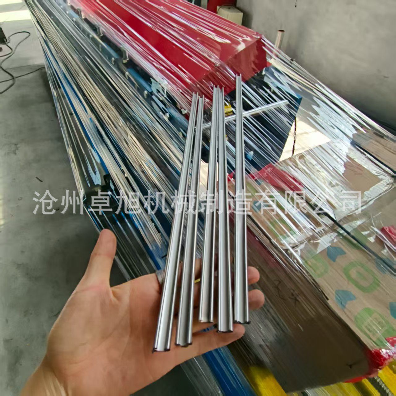 C型衣架设备全自动U型卡槽成型机 镀锌带钢大棚骨架压瓦型设备