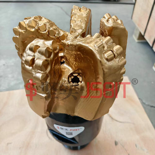 厂家生产5刀翼8寸215mm金刚石复合片钢体打井钻头矿用PDC钻头
