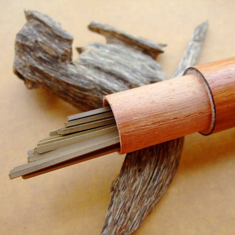 Natural Vietnam 7A Oud 30pcs Square Incense Stick 8.8cm Aqu