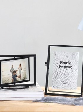 Nordic iNs three-dimeNsioNal metal glass photo frame oN the