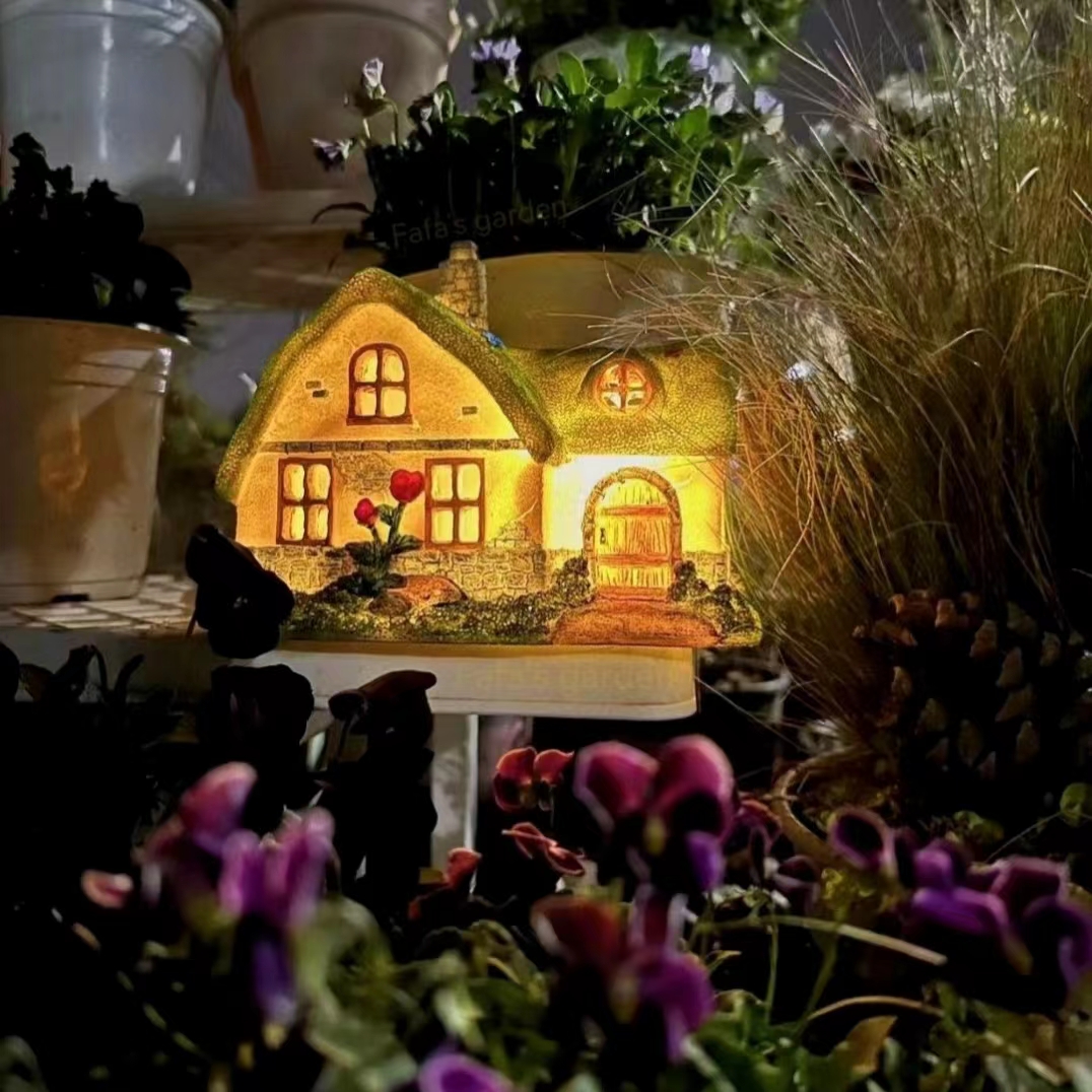 户外小夜灯太阳能树脂房子树屋花园摆件庭院装饰园艺杂货阳台布置