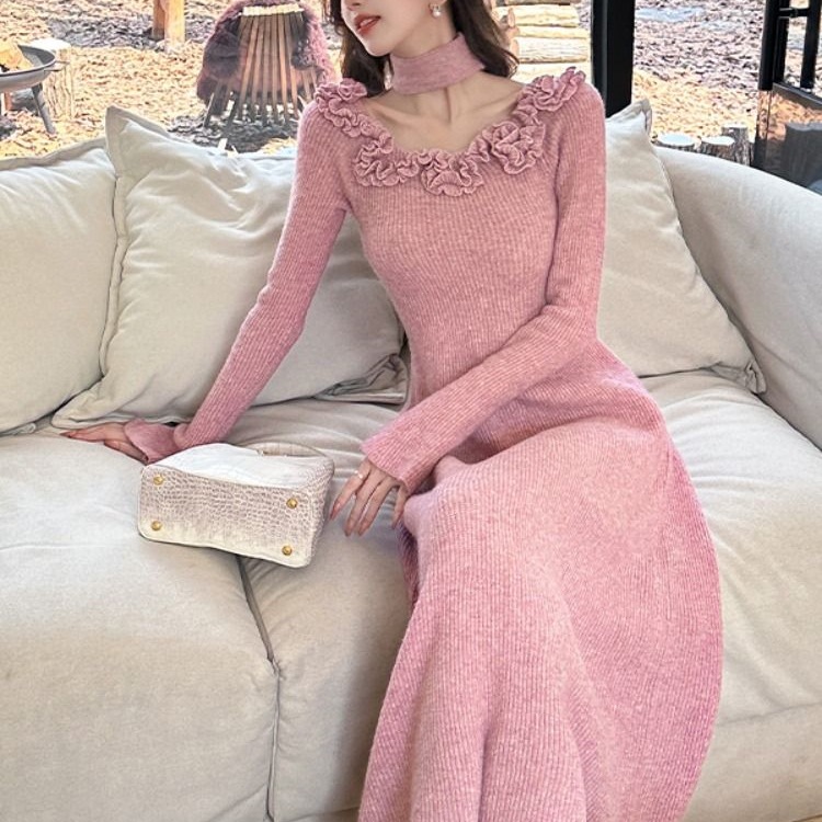 温柔风圆领围脖花朵气质针织衫秋冬新款优雅复古收腰毛衣连衣裙女