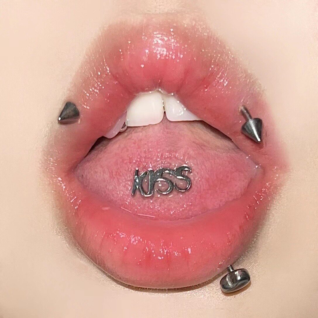 墨刺研究室 新款KISS字母舌钉欧美辣妹风钛钢防过敏舌钉穿刺饰品